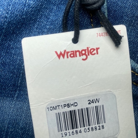 WRANGLER Women's 4" Rolled Jean Short size‎ 24W - Picture 7 of 10